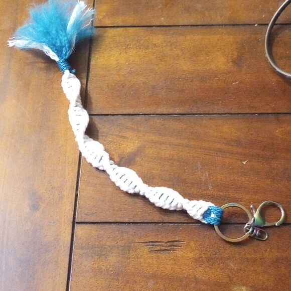 Handmade macrame key chain  - Picture 1 of 5